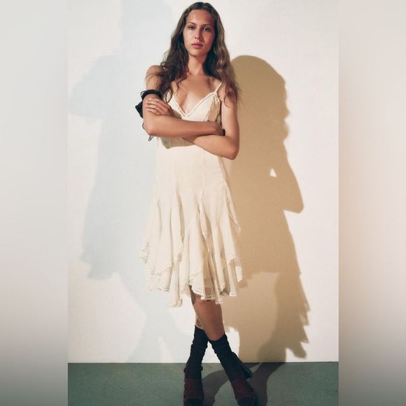 FINAL SALE ZARA NWT RUFFLED LACE MIDI DRESS ZW COLLECTION in Cream Size M Boho - Picture 4 of 15